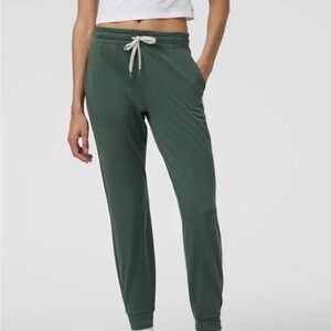 Vuori Performance DreamKnit jogger- Heather Green- XL